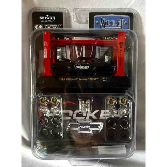 M2 Machines 1969 Chevrolet Camaro RS/SS Lift Model Kit - Picture 2 of 5